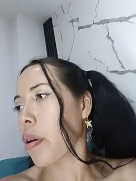 צ'אט XXX בשידור חי של MiaForever1
