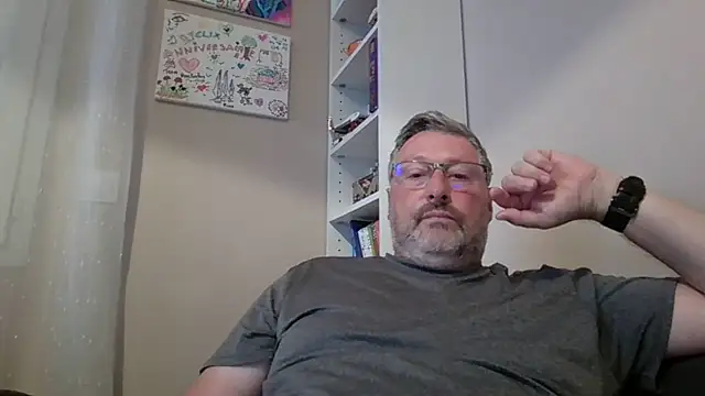 XXX chat uživo modela doudou310