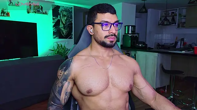Michael_Diamond Show in webcam