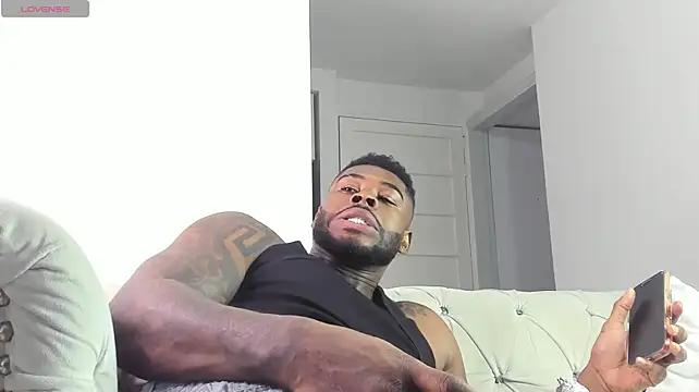 Chat +18 de Makonneen ao vivo