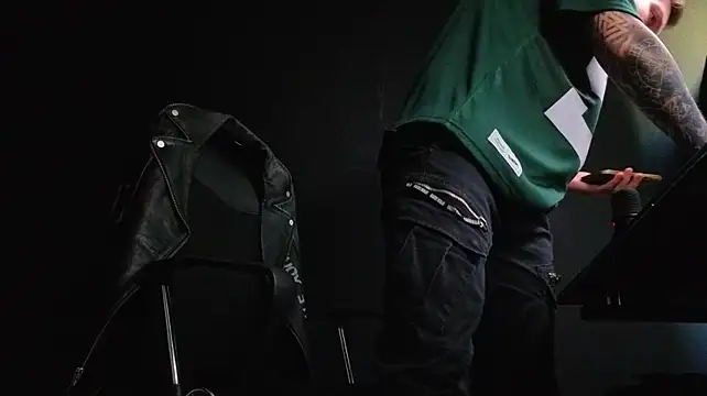Онлайн чат XXX FelixStarkk