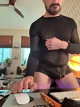 tomz0819 Adlı Modelin Canlı XXX Sohbeti