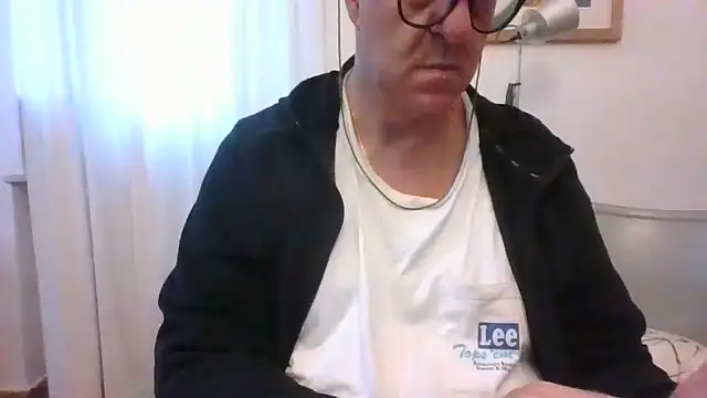 ANONIMO7735 Chat XXX live