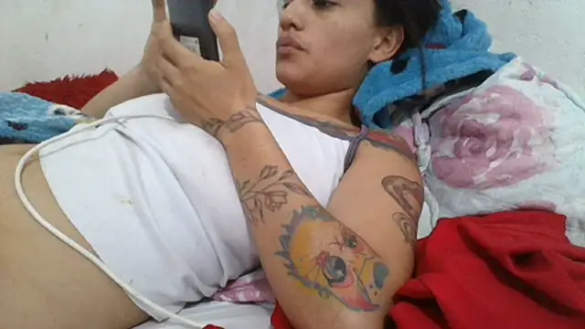 Chatroom XXX en direct de girl_tits