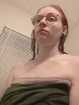 LilyFoxxx webkamerás műsora