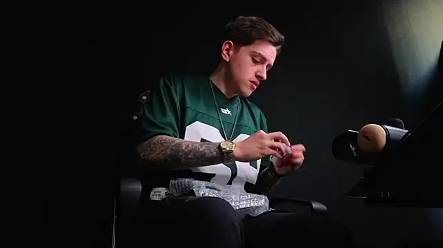FelixStarkk Live XXX-chat