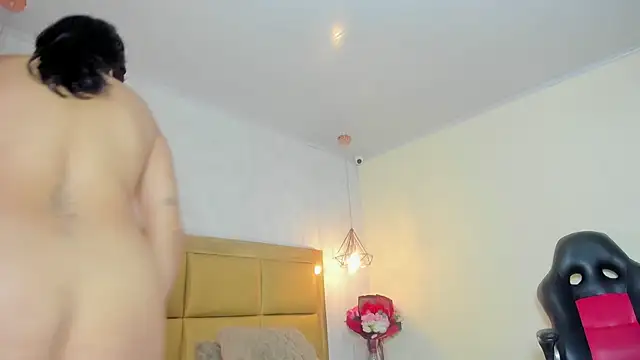 KEIMIRICCI Adlı Modelin Canlı XXX Sohbeti