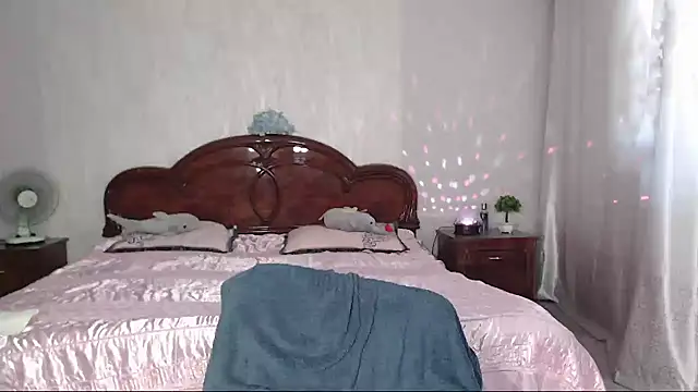 Batari লাইভ XXX চ্যাট
