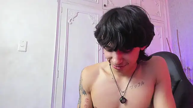 Tyler_durten live XXX chat