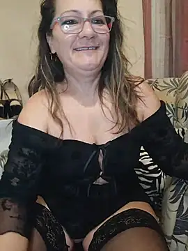 Lovely_Chiara Adlı Modelin Canlı XXX Sohbeti