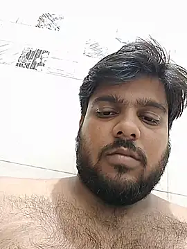 Cutehornyyboiy Show in webcam