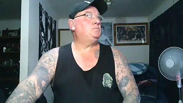 KINKYBLUEYES69's Webcam Show