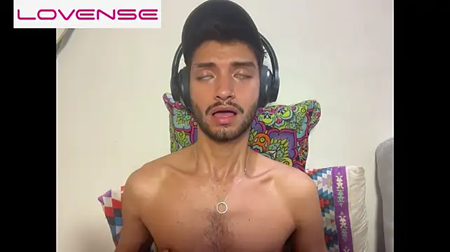 Nicolas_Rider_X Adlı Modelin Canlı XXX Sohbeti