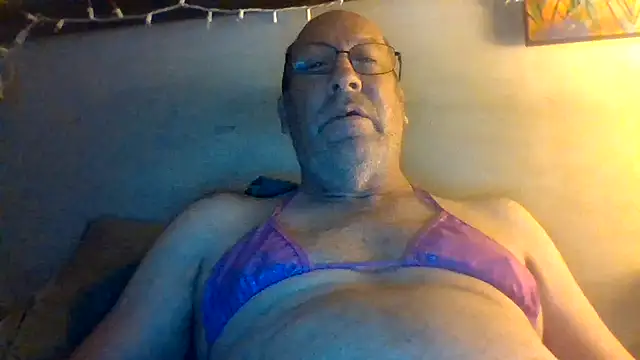 hornyrich69 现场XXX聊天