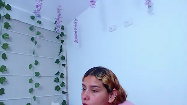 SarabubbieのライブXXXチャット