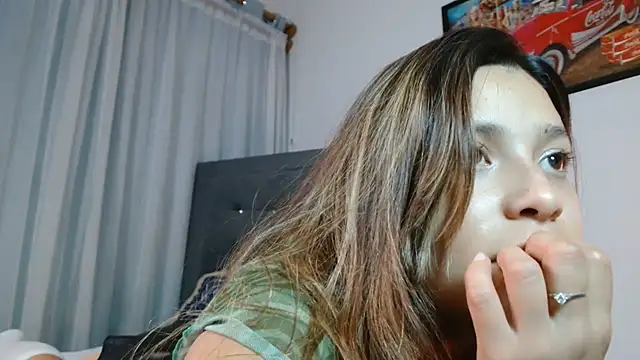 XXX chat uživo modela 3littles