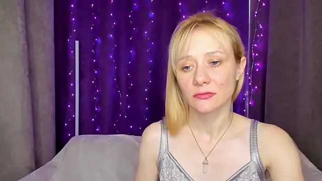 NikaBond live XXX chat