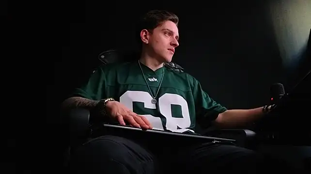 FelixStarkk's Live XXX Chat