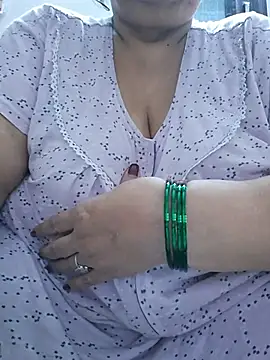 Kavya_XX Chat XXX in diretta