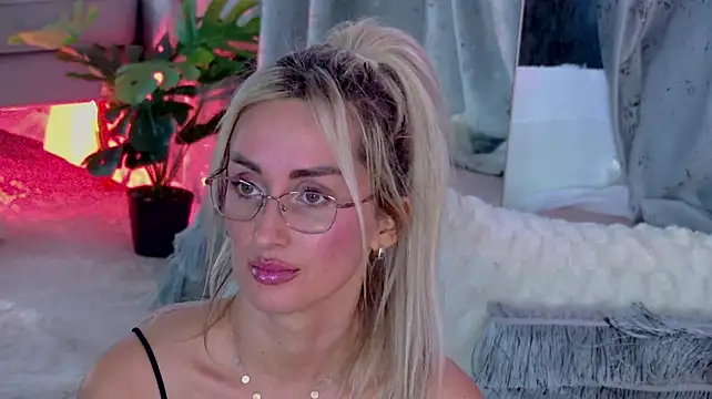 IsabelleEthan Chat XXX in diretta