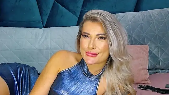 NightshadeIris' Live XXX Chat