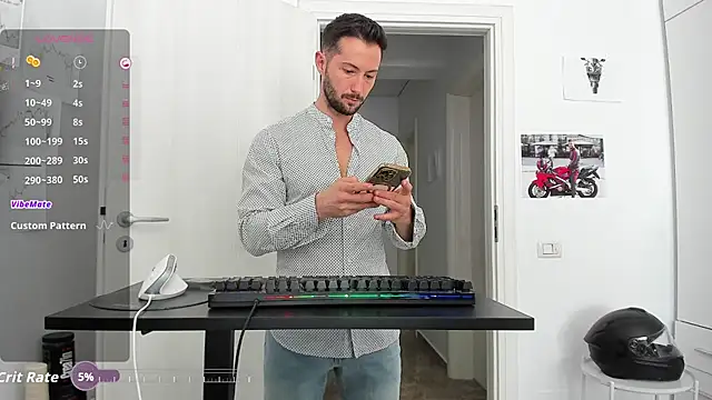 ZackFraser élő XXX-chatje