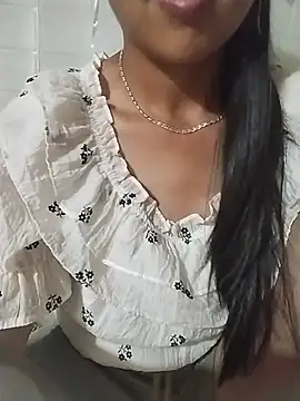Helen-nn's Live XXX Chat