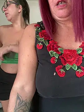 Show modela SinfulMarkedQueens na web-kameri