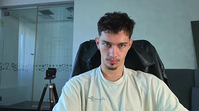 צ'אט XXX בשידור חי של KaydenDrew