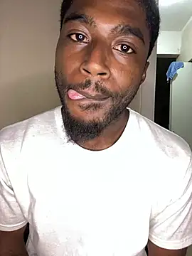 Czat XXX na żywo – BrownSkinHandsome