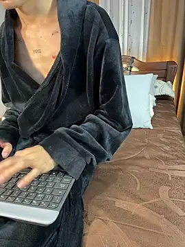 Chat +18 de GeorgieDen ao vivo