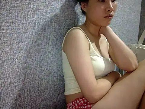 Ly-ny's Live XXX Chat