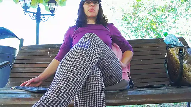 צ'אט XXX בשידור חי של PublicBigLabiaMelly