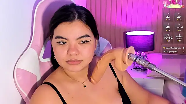 klhoe_boobs' Live XXX Chat