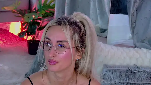IsabelleEthan élő XXX-chatje
