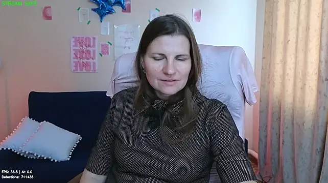Mirabelle_Velvet Chat XXX in diretta