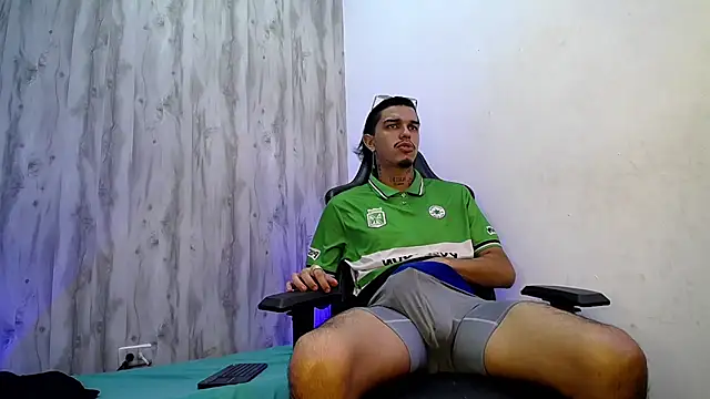 Tayson_Hot: απευθείας συνομιλία ΧΧΧ