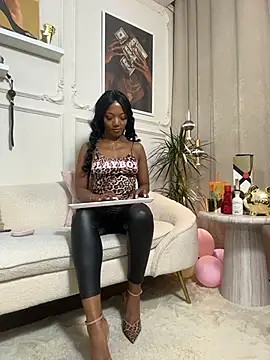 GoddessDreea's Live XXX Chat