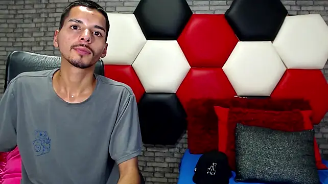 XXX chat uživo modela Thristan05