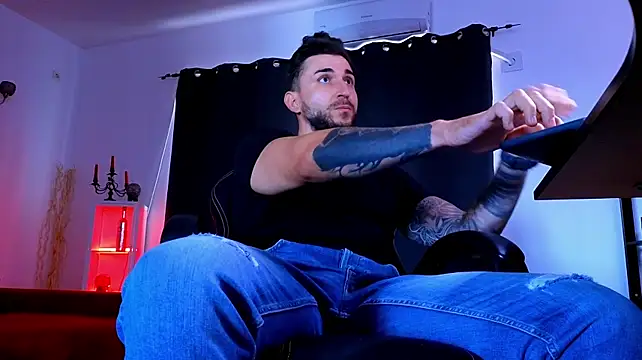 MightyAaron66 Webcam show
