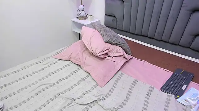 Chat +18 de angel__antonella ao vivo
