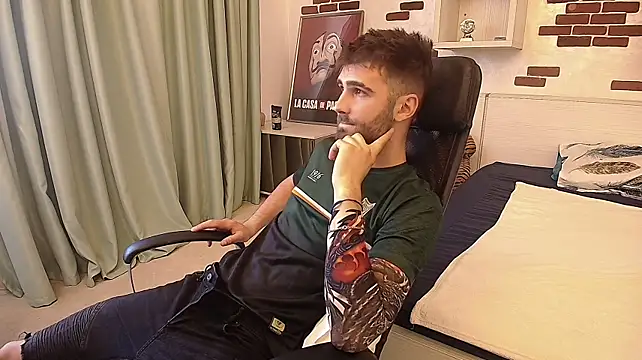 KyloEast Chat XXX in diretta