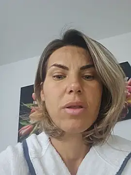 FeliciaKrige Adlı Modelin Canlı XXX Sohbeti