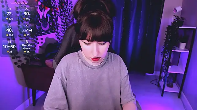Lily_xBabe: онлайн-секс-чат