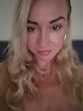 MalienaCarolina Chat XXX live