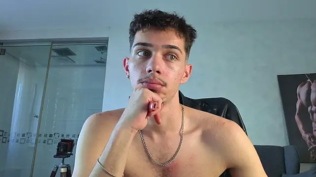 Chatroom XXX en direct de KaydenDrew