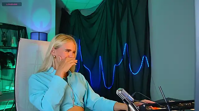 KattyWilde XXX чат на живо