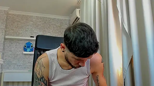 JonahShaw Live XXX-chat