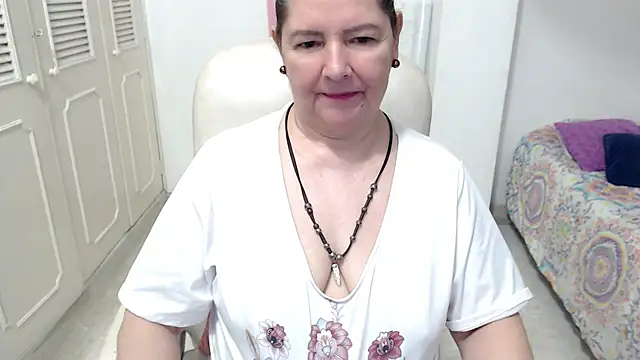 leonela_69 live XXX chat