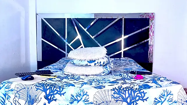 הופעת וובקאם של fire_lovex